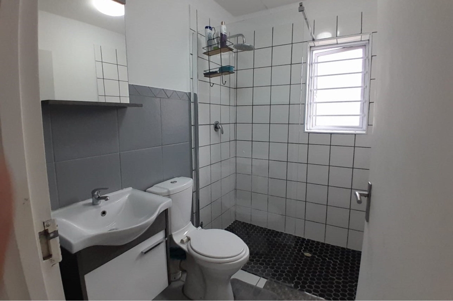 To Let 2 Bedroom Property for Rent in Parklands East Western Cape